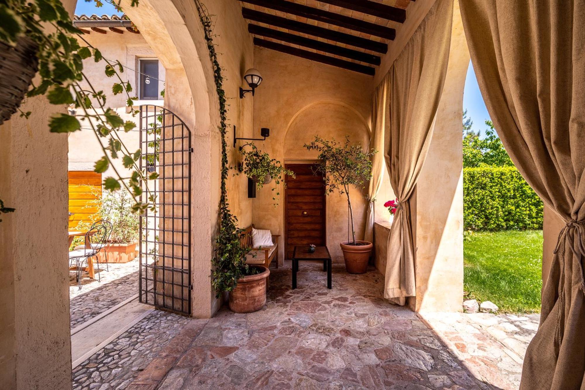 Ex Convento Santa Croce-Country Resort SantʼAnatolia di Narco Dış mekan fotoğraf
